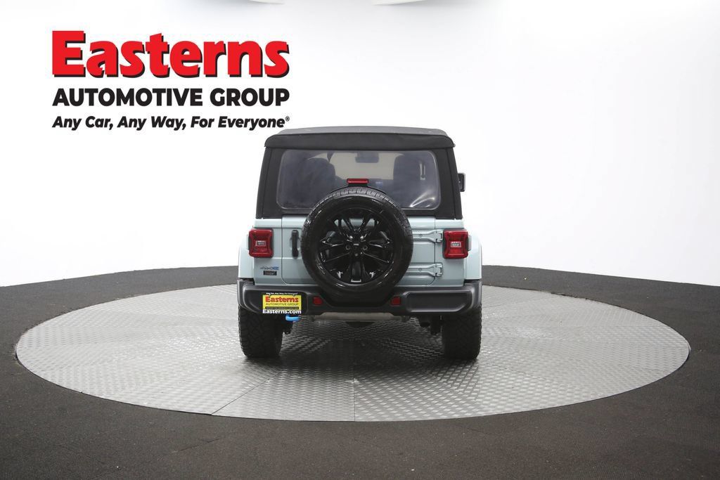 Used 2024 Jeep Wrangler Unlimited Sahara w/ Technology Group AWD/4WD image 37