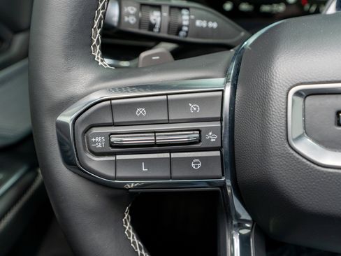 Used 2024 GMC Acadia Denali w/ Super Cruise Package image 27