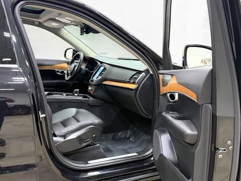 Used 2023 Volvo XC90 B6 Plus w/ Protection Package image 15