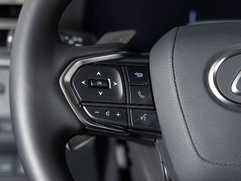 Used 2025 Lexus GX 550 image 32