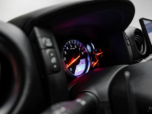 Used 2013 Nissan GT-R Premium image 35