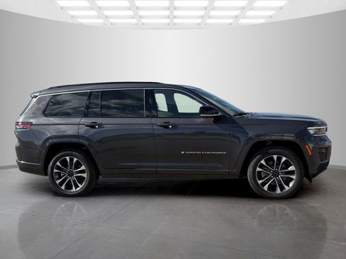 New 2025 Jeep Grand Cherokee L Overland w/ Luxury Tech Group IV AWD/4WD image 2