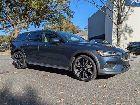 Certified 2023 Volvo V60 B5 Cross Country Ultimate w/ Climate Package image 2