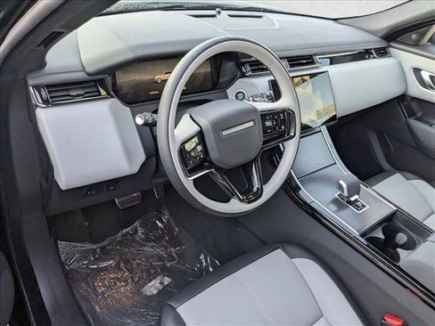 New 2026 Land Rover Range Rover Velar Dynamic SE image 3