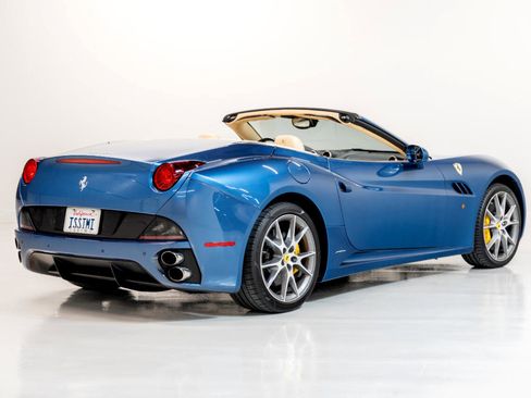 Used 2010 Ferrari California image 6