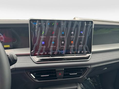 New 2025 Volkswagen Tiguan SE image 15