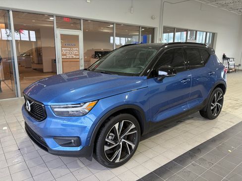 Used 2019 Volvo XC40 T5 R-Design AWD/4WD image 3