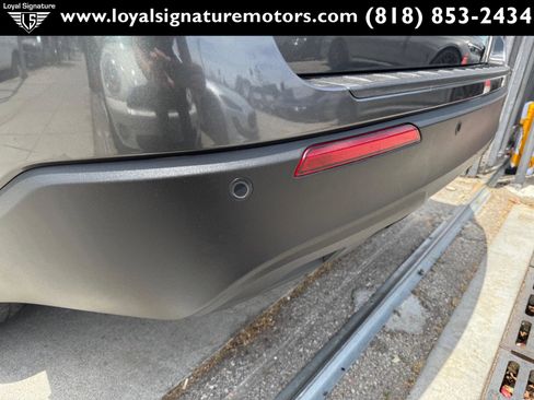 Used 2020 Ford Explorer XLT image 11