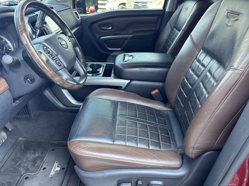 Used 2018 Nissan Titan Platinum Reserve w/ Platinum Utility Package AWD/4WD image 9