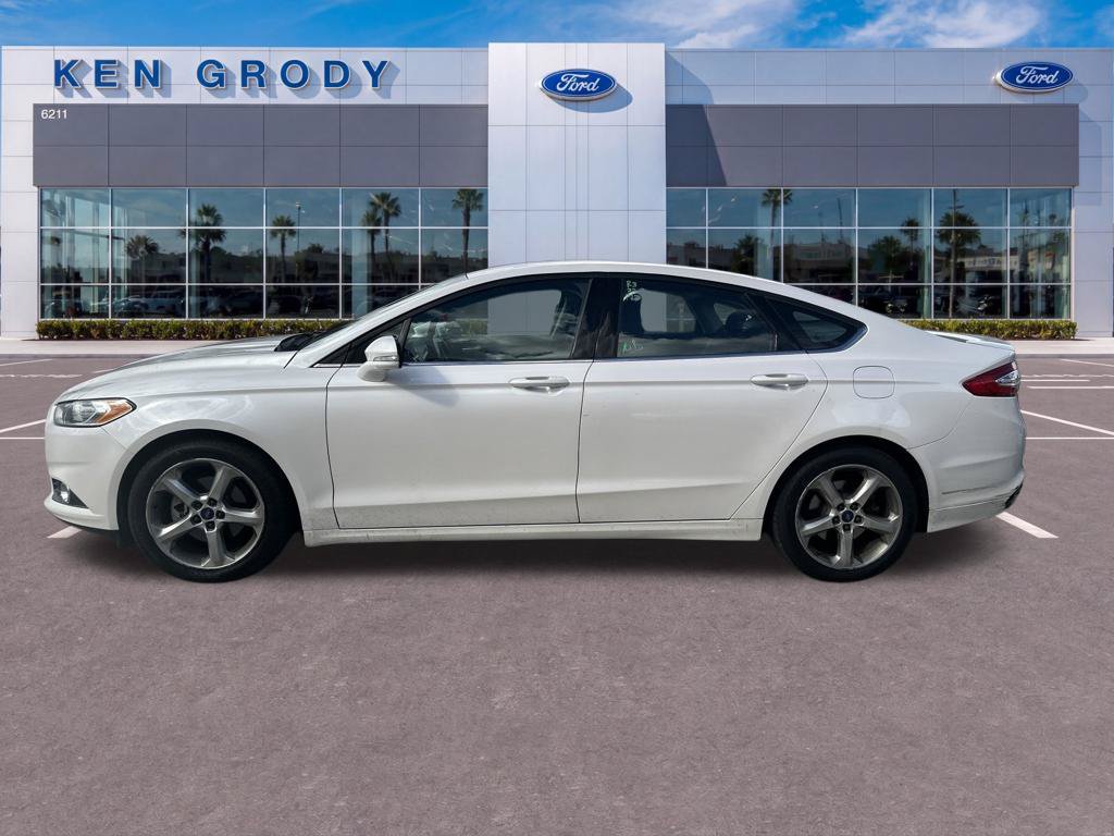 Used 2015 Ford Fusion SE w/ Equipment Group 201A FWD image 5