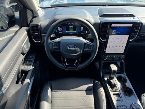 Used 2025 Ford Ranger Lariat w/ FX4 Off-Road Package image 10