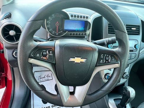 Used 2014 Chevrolet Sonic LT FWD image 8