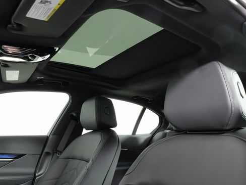 Used 2025 BMW i5 M60 image 54