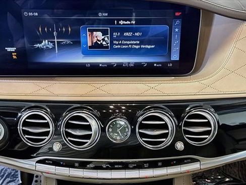 Used 2018 Mercedes-Benz S 560 Sedan image 15