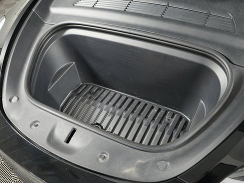 Used 2022 Tesla Model Y Performance image 12