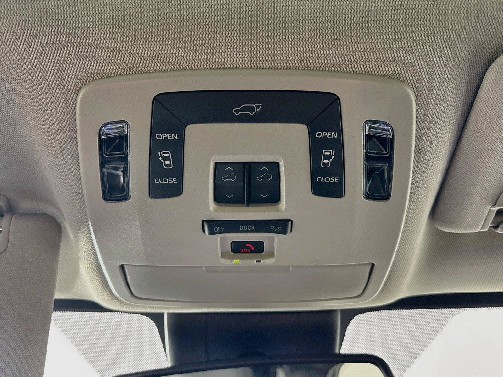 Certified 2026 Toyota Sienna XLE FWD image 24