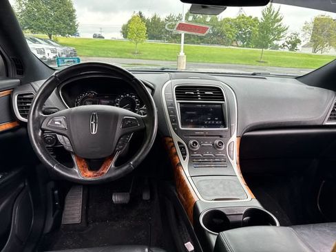 Used 2016 Lincoln MKX Reserve w/ Climate Package AWD/4WD image 18