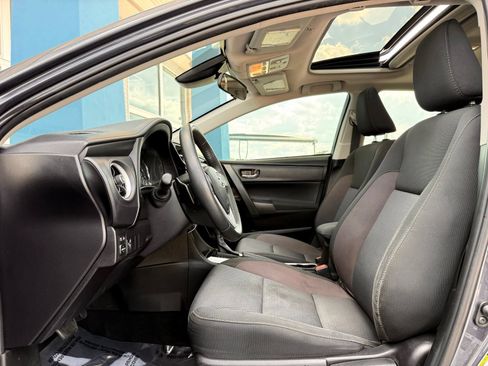 Used 2018 Toyota Corolla SE w/ SE Premium Package FWD image 14