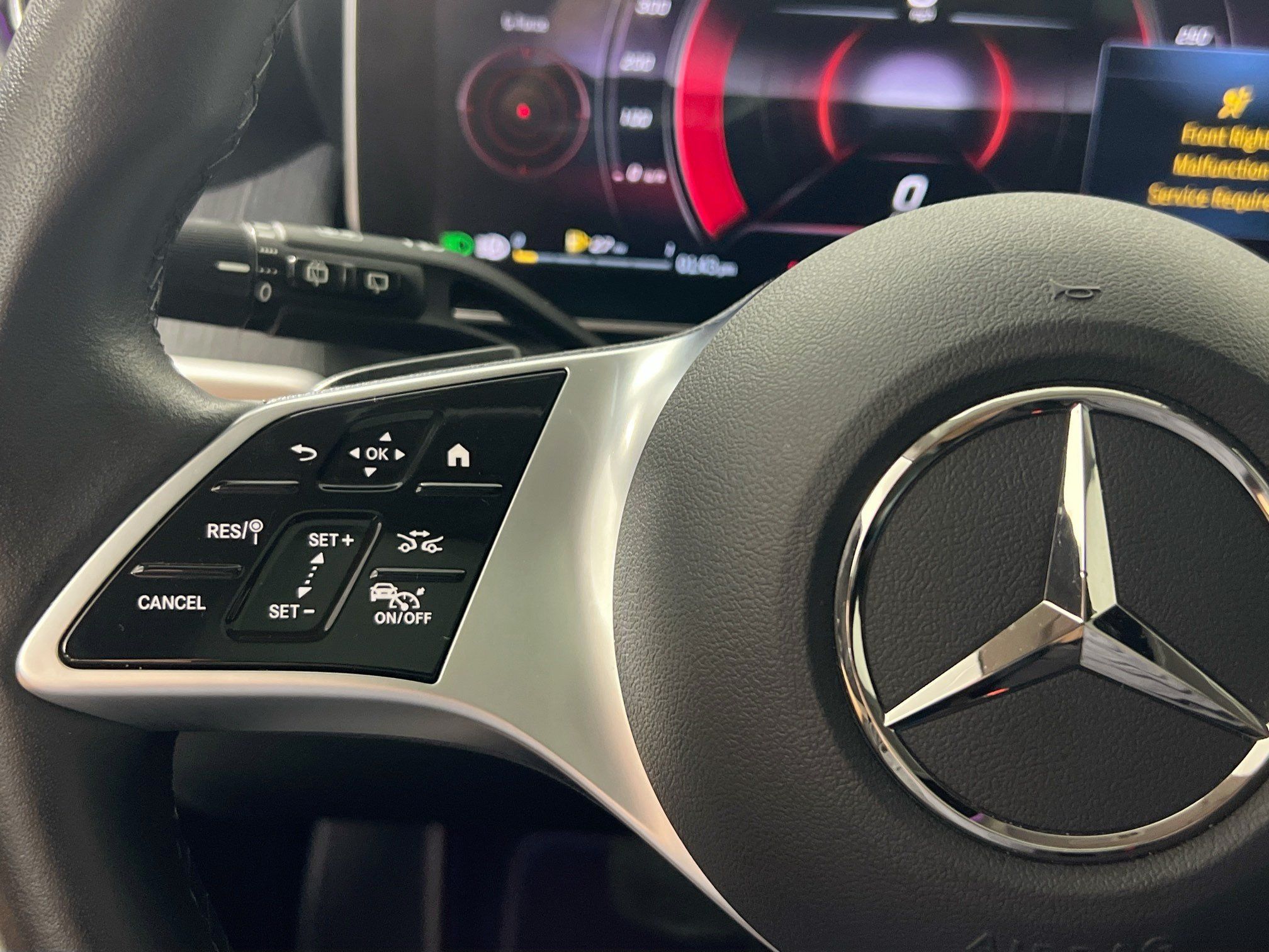Used 2023 Mercedes-Benz GLC 300 4MATIC w/ Exclusive Trim Package image 18