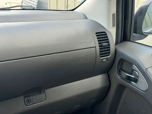 Used 2018 Nissan Frontier S RWD image 11