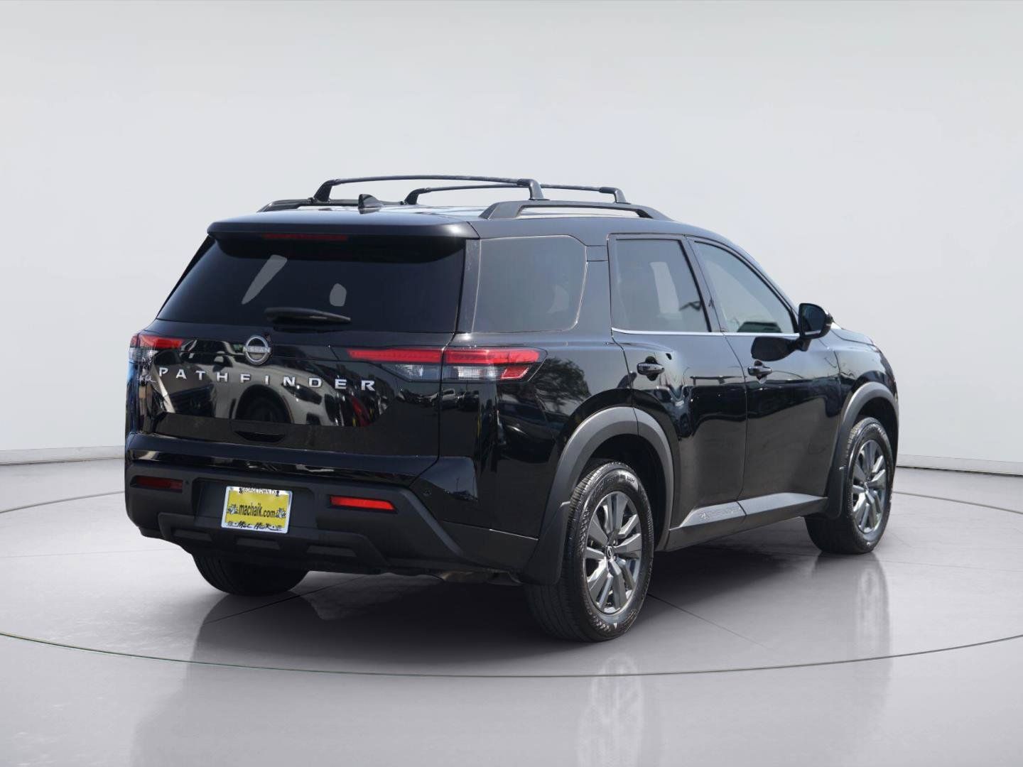 Used 2025 Nissan Pathfinder SV FWD image 6