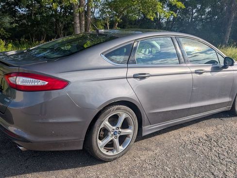 Used 2014 Ford Fusion SE w/ Equipment Group 201A FWD image 4