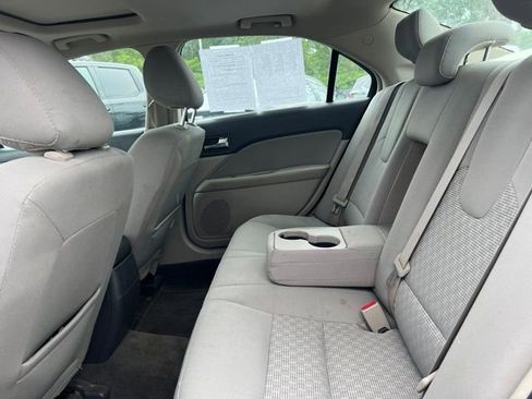 Used 2011 Ford Fusion SE w/ 202A Rapid Spec Order Code FWD image 9