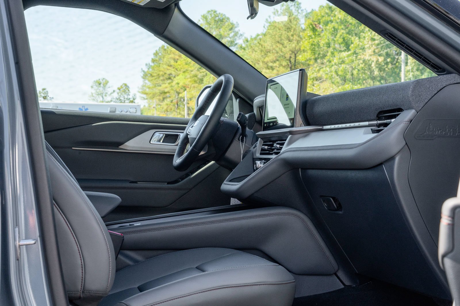 New 2027 Ford Explorer Active w/ Active Comfort Package RWD image 9