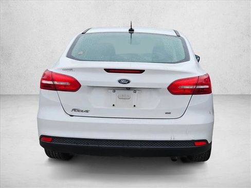Used 2018 Ford Focus SE image 4