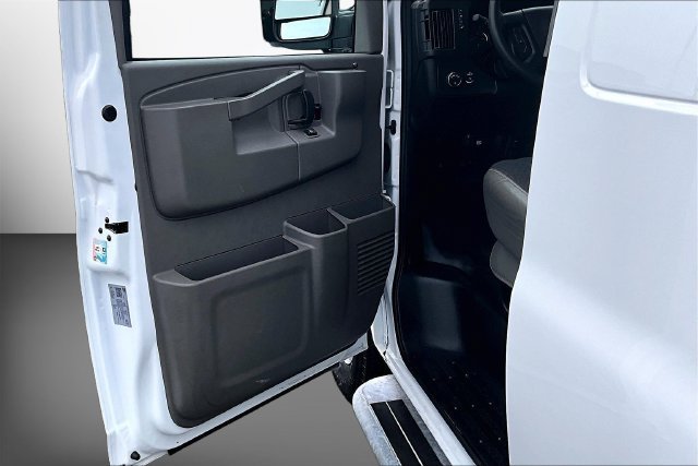 Used 2025 Chevrolet Express 2500 w/ Driver Convenience Package RWD image 16