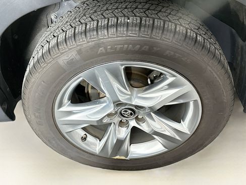 Used 2017 Toyota Highlander Limited image 11