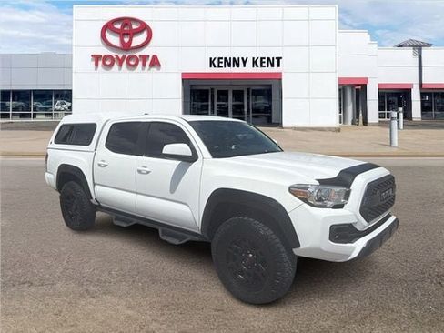 Used 2017 Toyota Tacoma SR5 w/ Tow Package AWD/4WD image 1