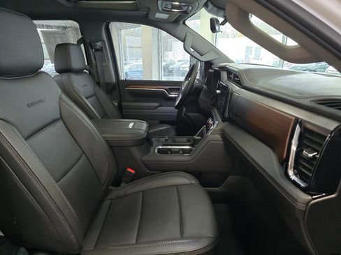 Used 2025 GMC Sierra 3500 Denali w/ Denali Reserve Package image 44