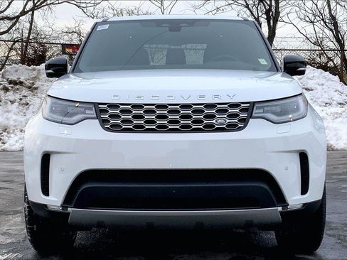 New 2026 Land Rover Discovery S image 3