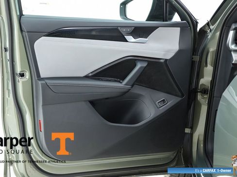 Used 2025 Volkswagen Tiguan SE R-Line image 18