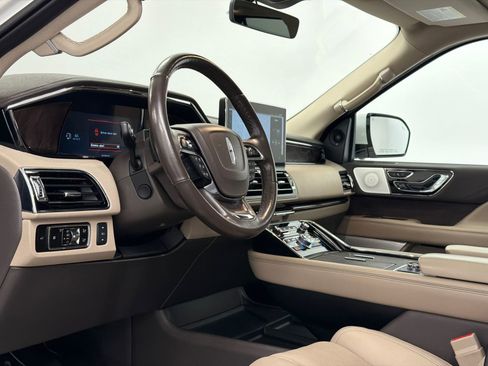 Certified 2023 Lincoln Navigator Reserve AWD/4WD image 18