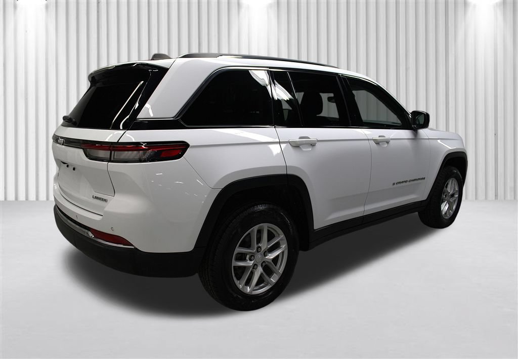 Certified 2023 Jeep Grand Cherokee Laredo X AWD/4WD image 3
