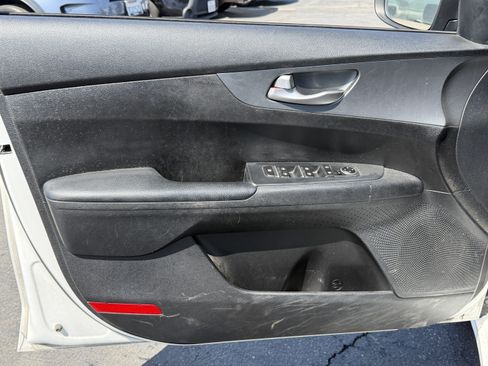 Used 2019 Kia Forte LXS FWD image 10