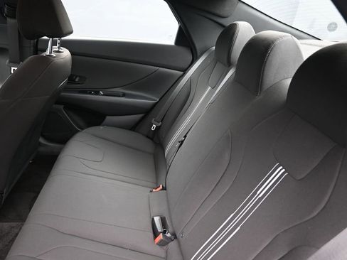 Certified 2025 Hyundai Elantra Sport image 23