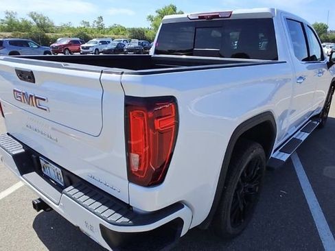 Used 2023 GMC Sierra 1500 Denali w/ Technology Package AWD/4WD image 4