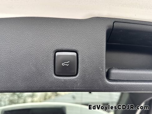 Used 2021 Ford Escape SE w/ Convenience Package image 24