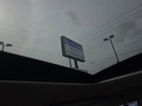 Used 2018 Nissan Rogue SL w/ Premium Package image 31