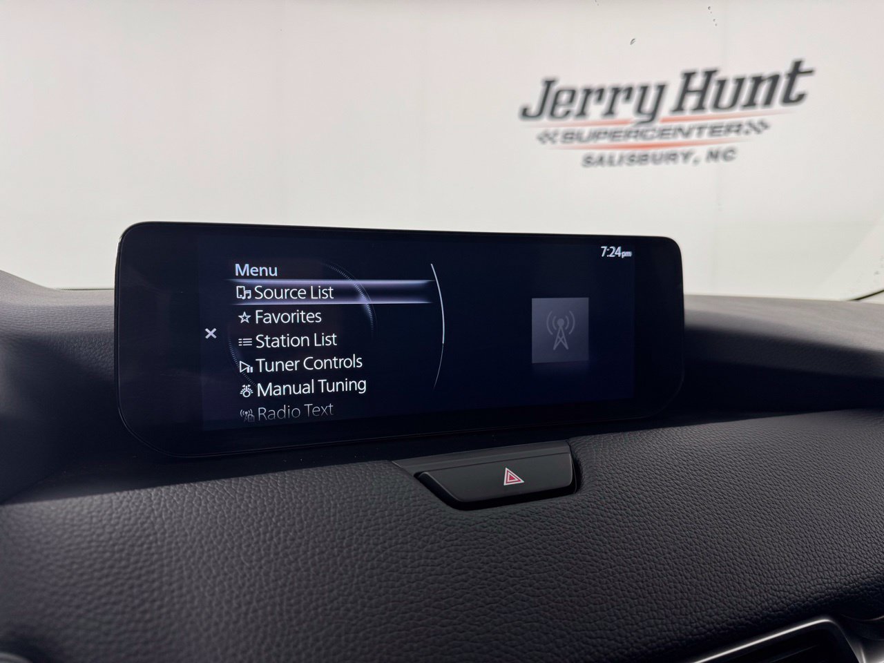 Used 2024 MAZDA CX-90 Plug-In Hybrid w/ Preferred AWD/4WD image 19