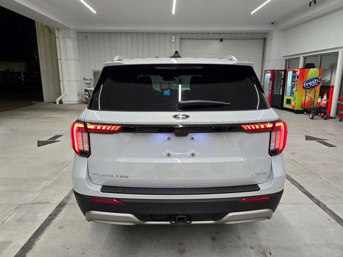Used 2025 Ford Explorer Platinum w/ LUX Leather Package image 5