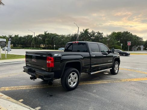 Used 2015 GMC Sierra 2500 Denali w/ Duramax Plus Package AWD/4WD image 4