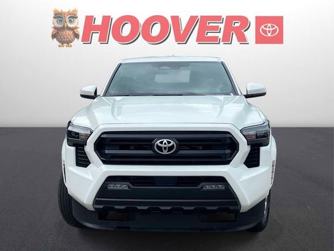 Used 2025 Toyota Tacoma SR5 AWD/4WD image 6