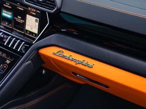 Used 2024 Lamborghini Urus S AWD/4WD image 37