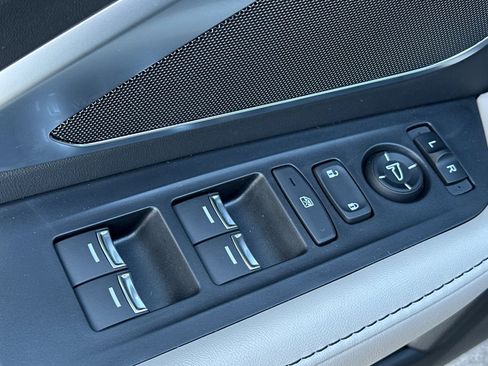 New 2025 Acura RDX SH-AWD image 12