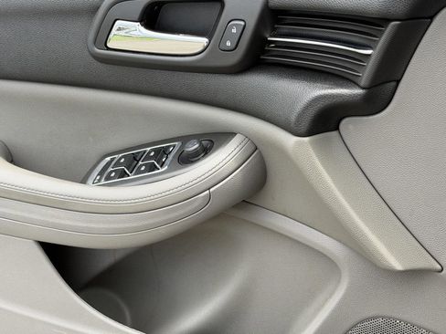 Used 2013 Chevrolet Malibu LS w/ Protection Package FWD image 20