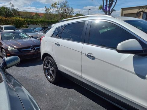 Used 2012 Cadillac SRX Luxury image 5